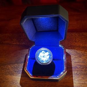 Chunk Ring W/ Flower Image